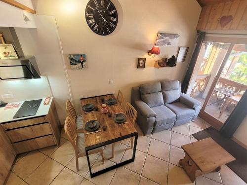 Résidence Lion D'or - Appartement rénové, centre station, au calme, exposé Est-Ouest MAE-1091