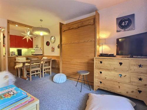 Résidence Les Andes - Joli 2 pièces en centre-ville de Val D'Isère, proche de toutes commodités MAE-1041