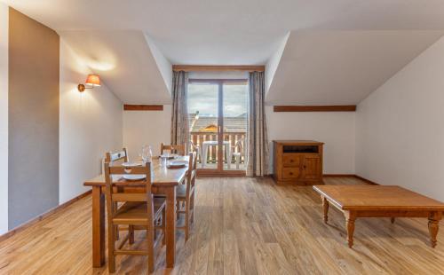 Résidence Les Hauts De Preclaux - Studio avec jolie vue sur la place des Orres 1800 MAE-8011
