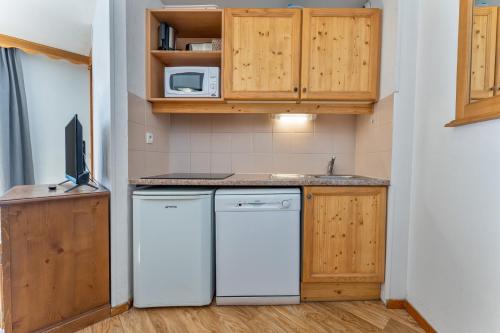 Résidence Les Hauts De Preclaux - Logement "skis aux pieds" aux Orres 1800 MAE-6431