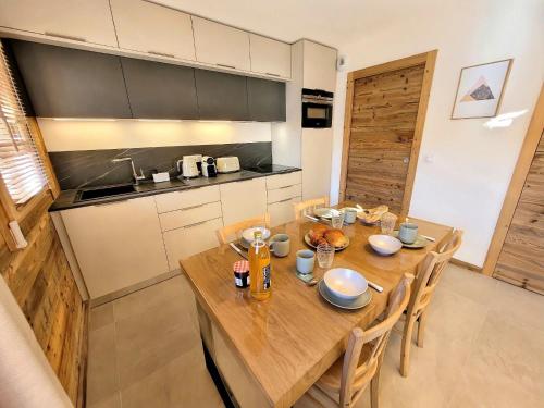 Résidence Essentiel - Appartement de charme au centre du village MAE-1731