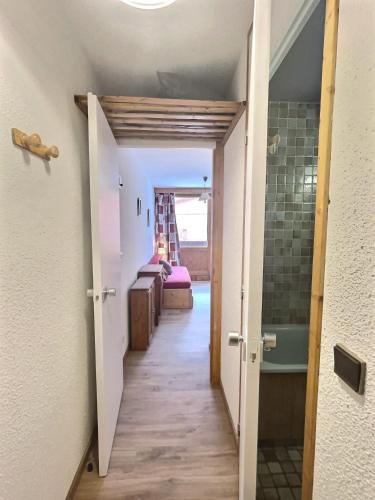Résidence Hameaux De Val - Studio pour 2 personnes situé à Val d'Isère à 600m du centre du village et des pistes MAE-0141