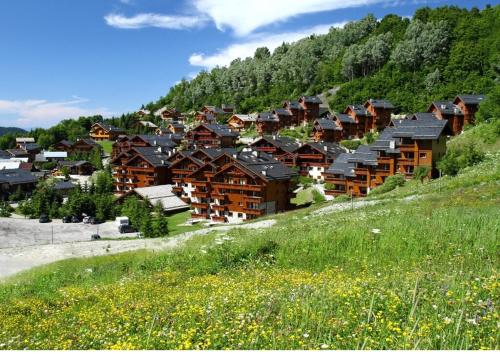 Résidence Les Fermes de Méribel - maeva Home - Appartement 10 personnes 3 chambres + 1 chambre mezzanine MAE-1374