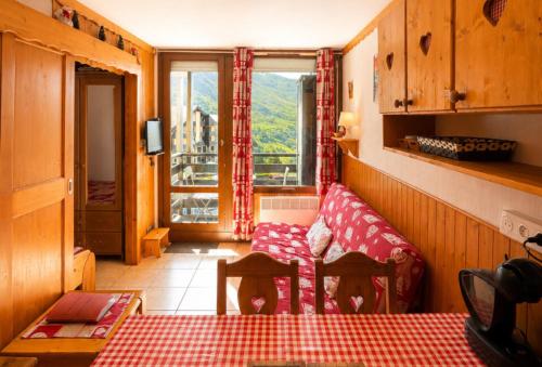 Résidence Villaret - Grand studio 4 personnes aux pieds des pistes, vue montagne. MAE-8891