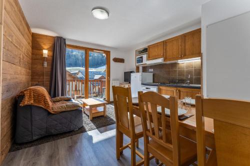 Les Chalets De Bois MÉan - A - Chaleureux duplex pour 6 personnes aux Orres 1800 MAE-4581