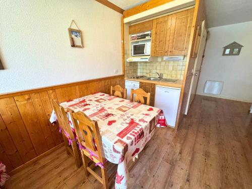 Résidence Villaret - Appartement 4 personnes au pied des pistes des 3 Vallées MAE-3243
