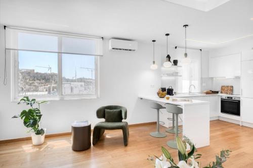 Modern Penthouse with Acropolis View