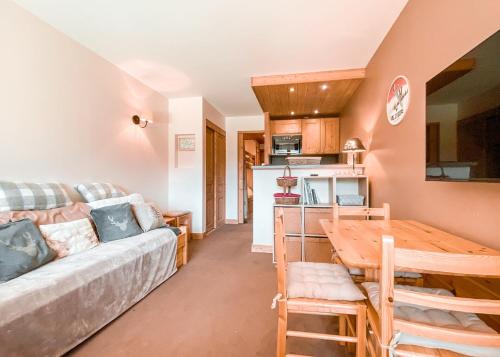 Résidence Saint Michel - Charmant appartement 2 pièces 6 personnes au calme avec garage, offrant une vue sur les montagnes, proche des pistes, dans le qu MAE-6743