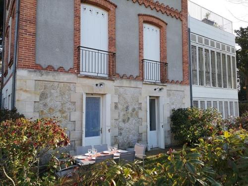 Résidence Les Pins Tranquilles - Arcachon Ville d’Hiver – Charmant T3 avec Terrasse Privée + parking MAE-9514