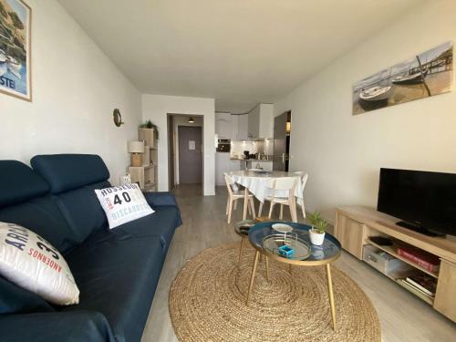 Résidence Pieds Dans L Eau - T2 moderne avec vue bassin – 4 couchages MAE-0204