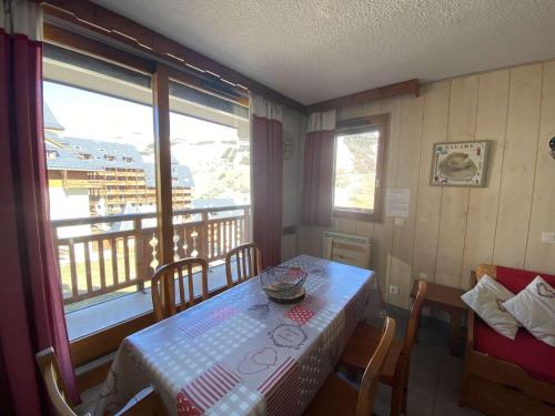 Résidence Soleil - Appartement pour 6 pers., secteur calme, vue dégagée et place de parking MAE-5161