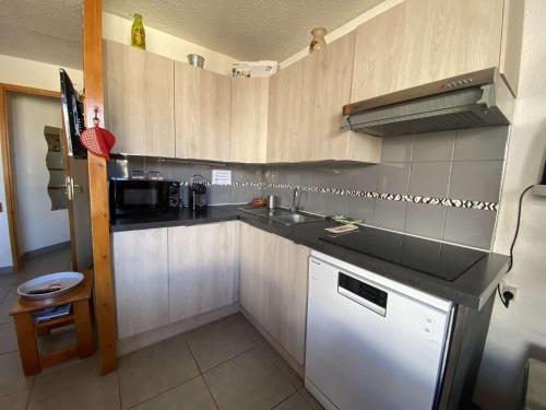 Résidence Soleil - Appartement pour 6 pers., secteur calme, vue dégagée et place de parking MAE-5161