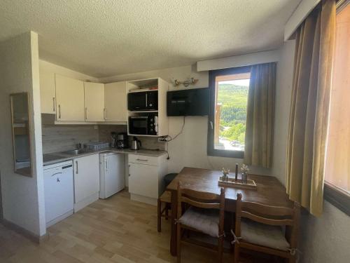 Résidence Montana 2 - Appartement cosy avec départ ski aux pieds MAE-5581