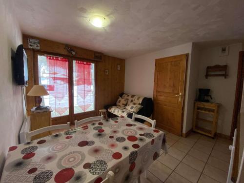 Chalets D Or - Charmant T2 avec terrasse et place de parking privée MAE-5611