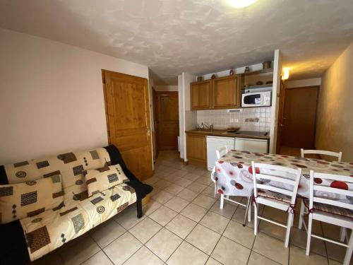 Chalets D Or - Charmant T2 avec terrasse et place de parking privée MAE-5611