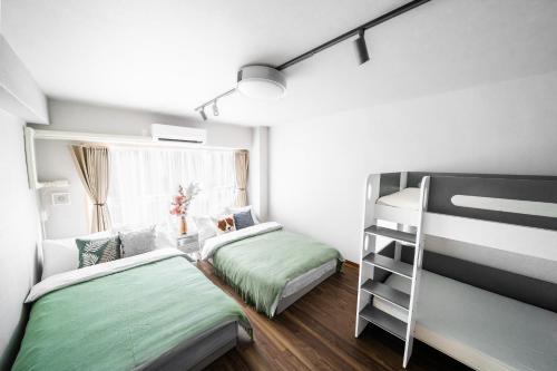 10minutes walk to Shinjuku 4beds