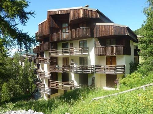 Résidence Le Pouzenc - Studio 6 personnes accès direct aux pistes MAE-7004