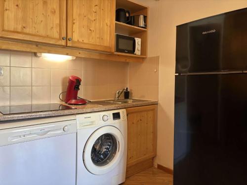 Résidence Les Eglantines - 2 pièces 6 personnes place centrale les Orres 1800 MAE-2811