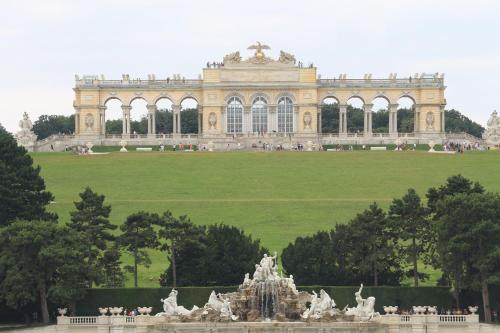 Schönbrunn-Industrial