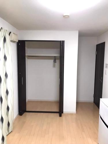 Private Bed Room of Mikawashima YB House, Easy access to Ueno station