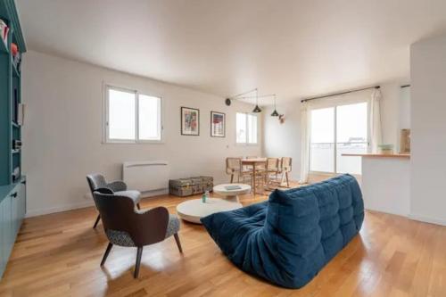 Large 3-bedroom apt with terrace Paris 15