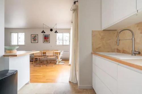 Large 3-bedroom apt with terrace Paris 15