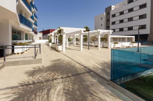 144-Modern Apartment, Pool, Gym, Sauna