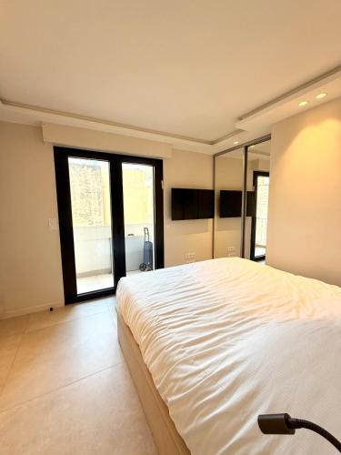 3BR, 3 Bathrooms, Terrace, Near Croisette & Palais des Festivals