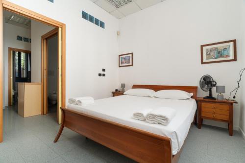 GuestHost - Comfy Apartment X5 California MM4