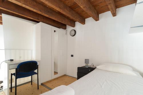 GuestHost - Comfy Apartment X5 California MM4