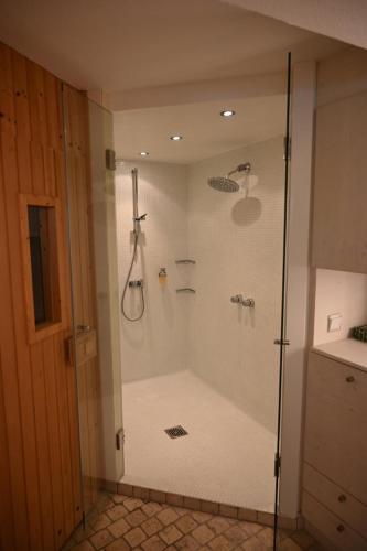 Exklusive Wohneinheit mit Panoramablick und Pool
