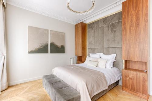 Stunning Parisian Apartment on Champs-Élysées