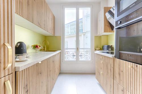 Stunning Parisian Apartment on Champs-Élysées
