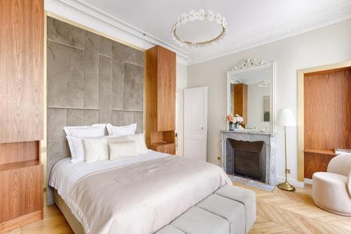 Stunning Parisian Apartment on Champs-Élysées