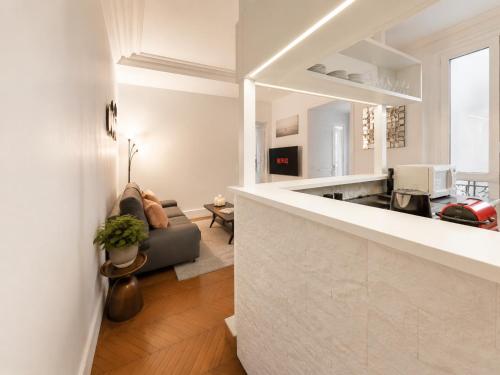Paris 4 1BR Apartment Near Notre-Dame with Netflix
