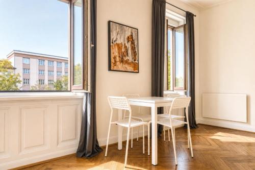 Two Charming Apartments near Volksoper & AKH
