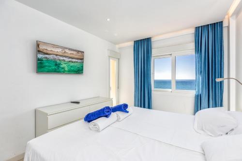 Carvajal Luxury apartment in first line