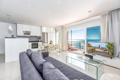 Carvajal Luxury apartment in first line