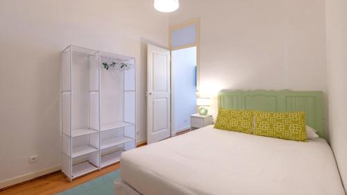 Arroios City Base - 2BR & Workspace by LovelyStay