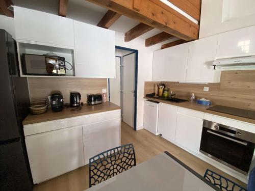Charmante Villa T3 avec Piscine, Terrasse et Parking pour 6 Personnes à Port Barcarès