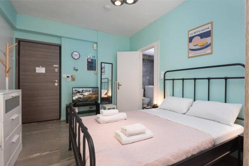 Bright Athens Studio with Balcony