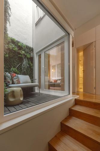 Bloom Porto - Luxury Clérigos Gem with Patio