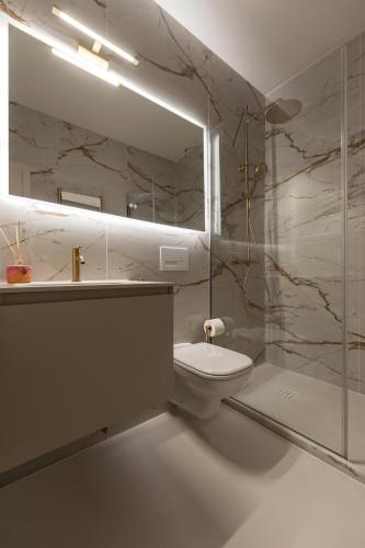 Bloom Porto - Luxury Clérigos Gem with Patio