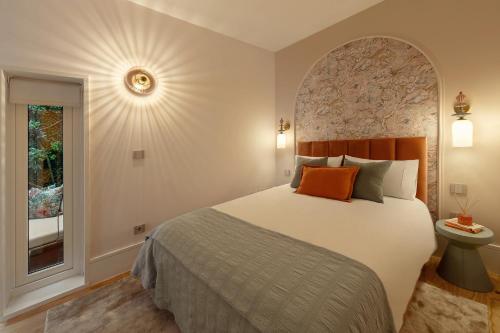 Bloom Porto - Luxury Clérigos Gem with Patio