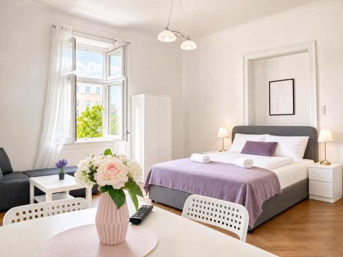 Cozy 2BR Apt, near AKH Hospital-ideal for short & Longstay