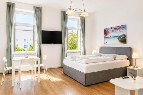Welcoming 2BR Apt, near AKH- Perfect for short & Longstays
