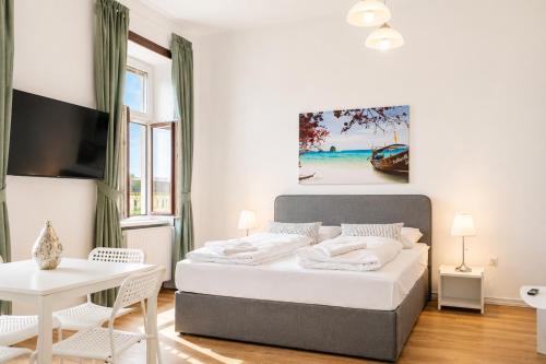 Welcoming 2BR Apt, near AKH- Perfect for short & Longstays