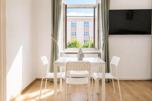 Welcoming 2BR Apt, near AKH- Perfect for short & Longstays