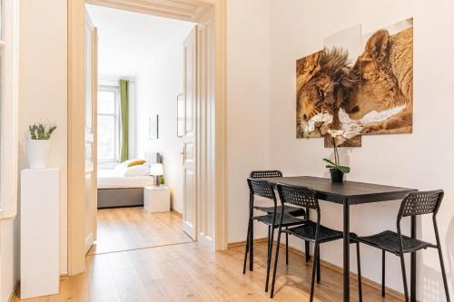 Attractive 2BR Apt Near AKH Ideal for short & Longstays