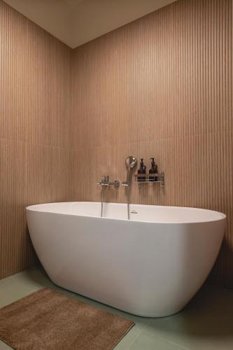 Stylish Athenian Apartment walk to Acropolis